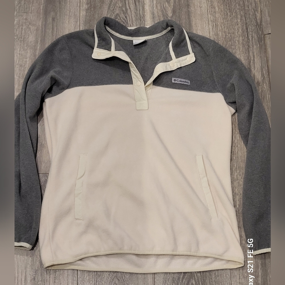 Columbia Gray and Cream Fleece Pullover
